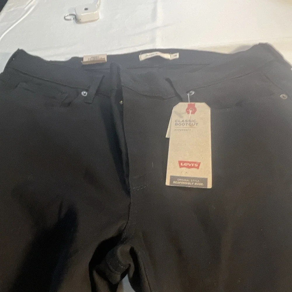 Levi's Men's Classic Bootcut Water Less Black Dark Wash Denim Jeans 5-Pocket